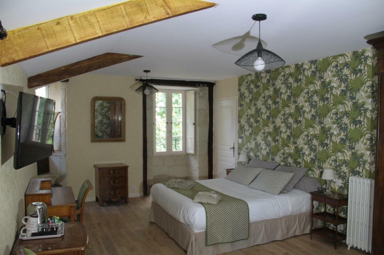Hôtel Le Logis de la Foret à Sainte-Verge Extérieur photo