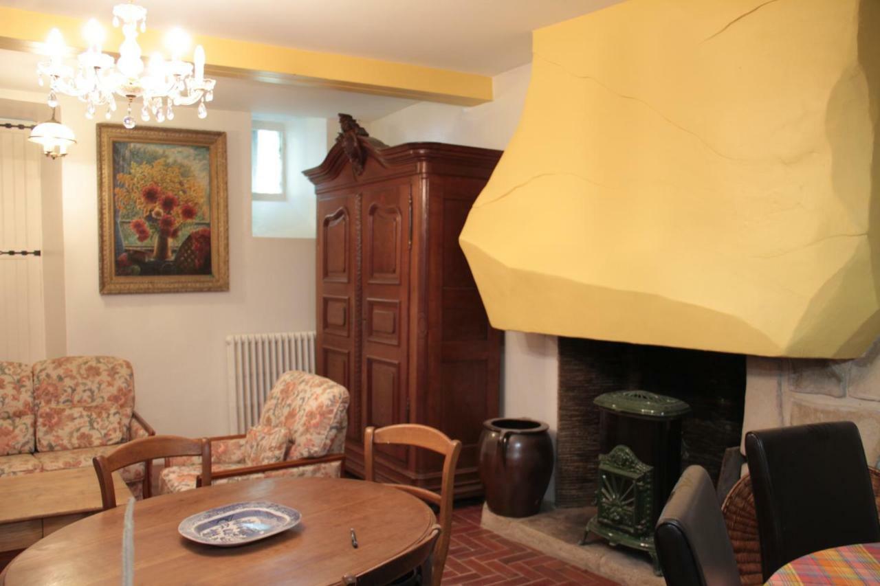 Hôtel Le Logis de la Foret à Sainte-Verge Extérieur photo